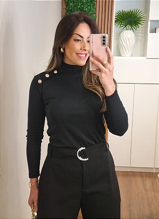 Blusa gola alta botões preta