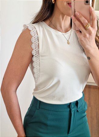 Blusa detalhe renda off white