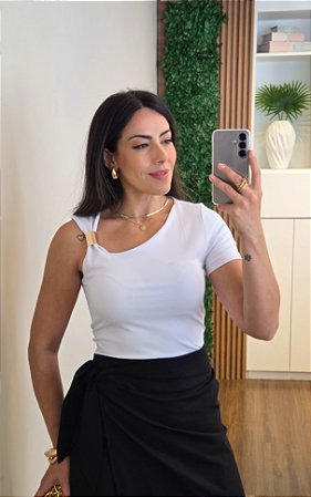 Blusa poliamida branca fivela