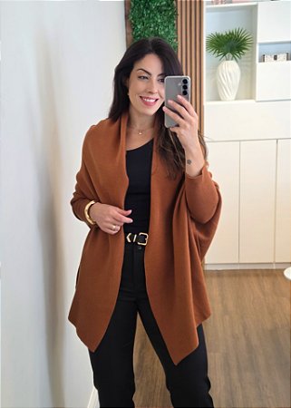 Capa Tricô Caramelo com Manga Canelada