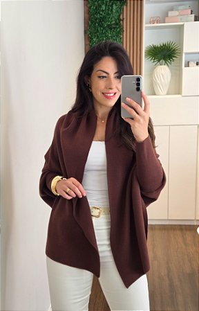 Capa Tricô Marrom com Manga Canelada