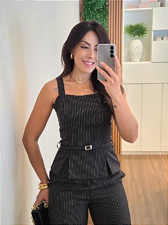 Blusa Risca de Giz Peplum Preta