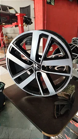 Jogo Roda Fox 16x6.5, 38, 5x100, Preta Brilhante Diamantada e Semi Nova