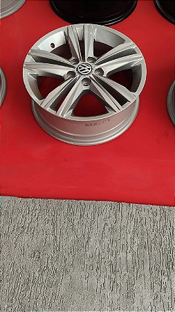 Jogo roda Volksvagen Polo Aro 15 5x100 Prata brilhante Semi nova