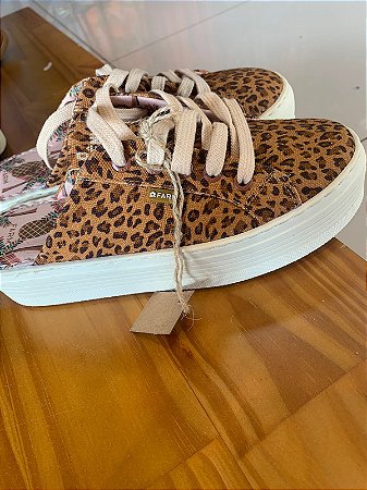 TÊNIS LAJE MULE ONCINHA - Adoree Uberaba - Moda e Acessórios