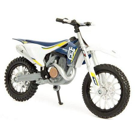 Miniatura Moto Husqvarna FC 450 (2016) - 1:18 | Maisto (PONTA DE ESTOQUE)