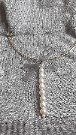 Choker latão e  pingente em pérolas