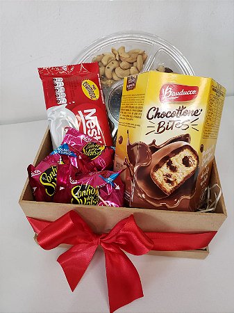 Caixa Natalina com Mix Castanhas e Chocolates