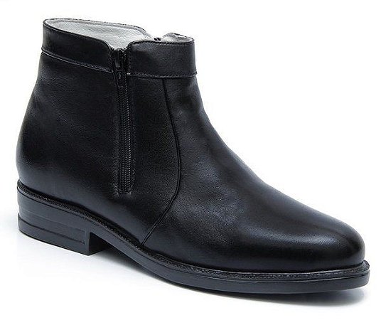 bota preta ou marrom