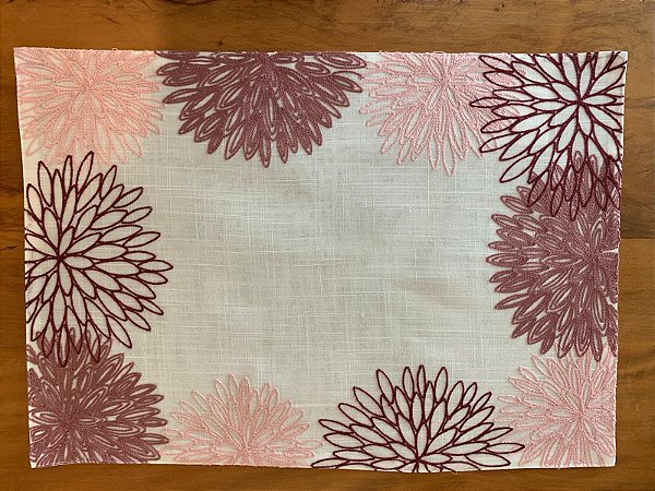 Jogo americano Fiorella branco com bordado rosa