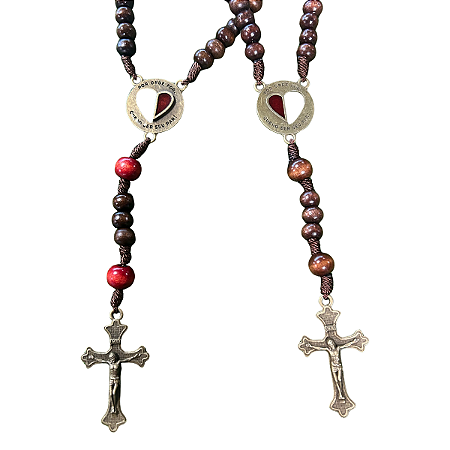 Terço do Casal em Madeira com Crucifixo e Medalha Religiosa