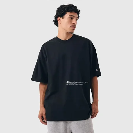 CAMISETA OVERSIZED CHAMPION MAKE A CHAMPION PRETA