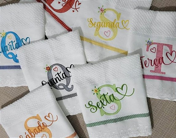 Matriz Bordado Semaninha Coração Com Florzinhas