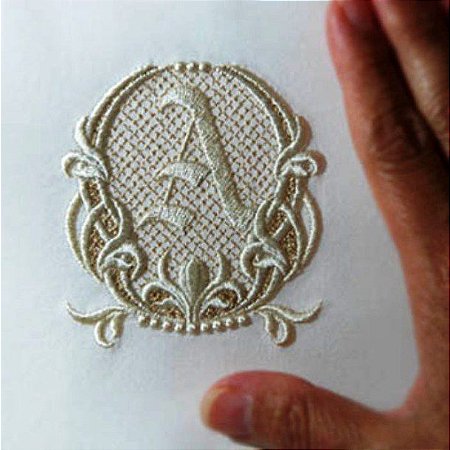 Matriz Bordado Alfabeto Moldura Flor De Liz