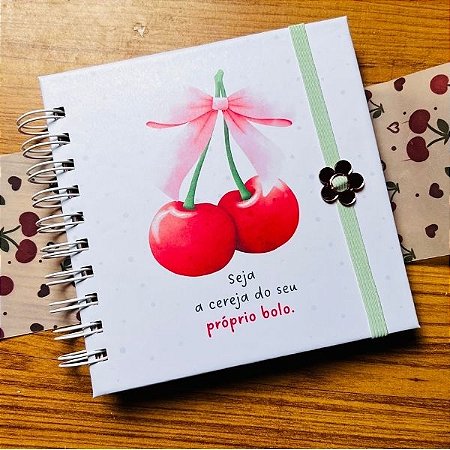 CADERNO CEREJA - 15X15CM