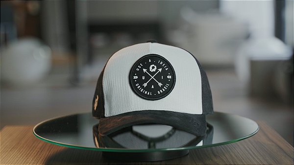 Boné Trucker Brasão Chess A Ideia