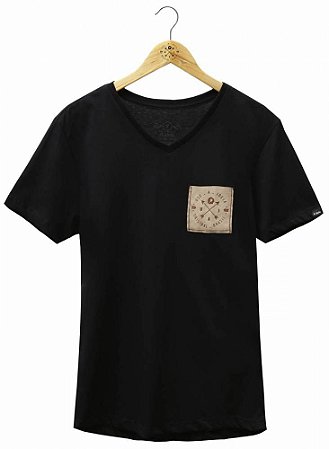 Camiseta Brasão Bolso Preta