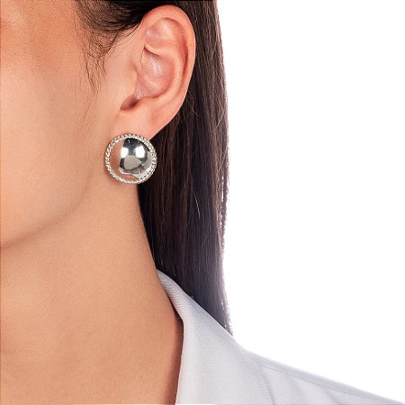 Brinco Botão Redondo em Prata com Acabamento Espelhado