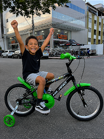 BICICLETA ARO (16) MASCULINA COR PRETO/VERDE S/MARCHA MARCA MILANO GROW UP