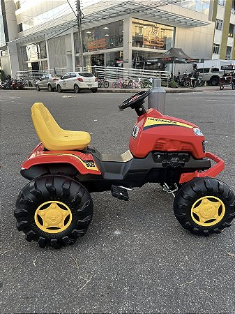 TRATOR INFANTIL BANDEIRANTE COUNTRY PEDAL- PRODUTO NOVO DE EXPOSIÇÃO – SEM CAIXA