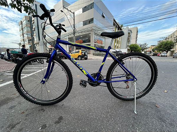 BICICLETA ARO (26) MASCULINA COR AZUL C/MARCHA 21V MARCA SAMY USADA