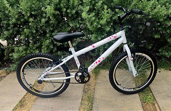 BICICLETA ARO (20) FEMININA COR BANCA S/ MARCHA FREIO V-BRAKE COM CESTA MILANO FAST
