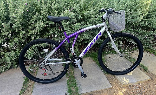 BICICLETA ARO (26) FEMININA COR PRATA/VIOLETA C/ MARCHA 21V BRISTOL LANCE
