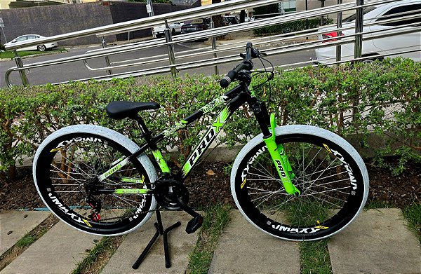 BICICLETA MTB FREERIDE ARO (26) PRO-X MANDRAKE KIT 21 VELOCIDADES FREIO DISC MECÂNICO COR PRETO/VERDE