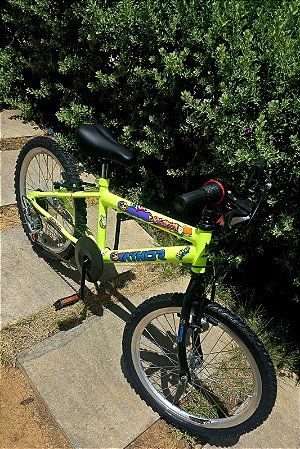BIC. ARO 20 MTB 1X6V EVOLUTION MASCULINA AMARELO NEON STREET