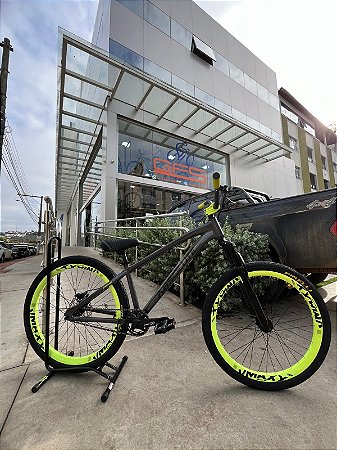 BICICLETA MTB FREERIDE ARO (26) ABSOLUTE BRUTUS KIT SINGLE (S/MARCHA) FREIO DISC HIDRÁULICO TRASEIRO MT200 COR GRAFITE