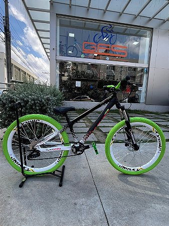 BICICLETA MTB FREERIDE ARO (26) VIKINGX TUFF X-44 CAMBIO 8 VELOCIDADES(1x8) FREIO DISC HIDRÁULICO COR PRETO/BRANCO/VERDE