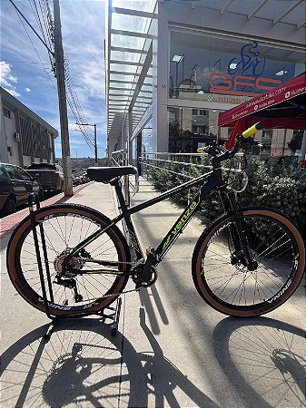 BICICLETA MTB ARO (29) VENZO 20 VELOCIDADES (2X10) FREIO DISC HIDRÁULICO COR PRETO/AMARELO NEON