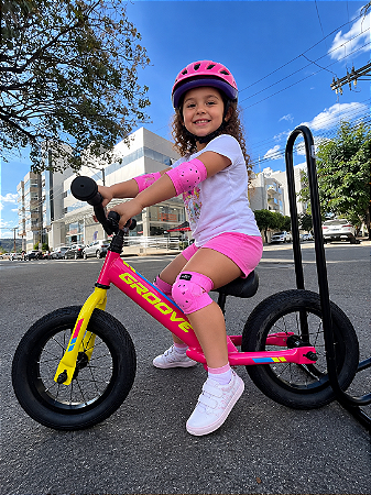 BICICLETA ARO (12) FEMININA BALANCE (EQUILIBRIO) BIKE GROOVE ROSA/AMARELO/AZUL