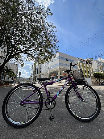 BICICLETA ARO (26) FEMININA COR VIOLETA SEM MARCHA MARCA MILANO QUADRO REBAIXADO COM CESTA