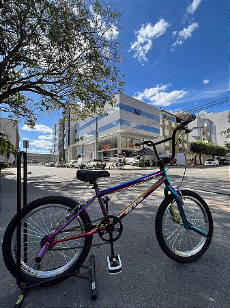 BICICLETA ARO (20) BMX GTA NITRO SEM MARCHA FREIO V-BRAKE COR CAMALEÃO