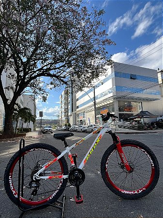 BICICLETA MTB FREERIDE ARO (26) PRO-X MANDRAKE KIT 24 VELOCIDADES (3X8) FREIO DISC MECÂNICO COR BRANCO/VERMELHO