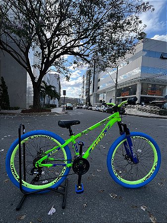 BICICLETA MTB FREERIDE ARO (26) PRO-X MANDRAKE KIT 24 VELOCIDADES (3X8) FREIO DISC MECÂNICO COR VERDE/AZUL