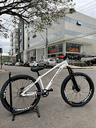 BICICLETA MTB FREERIDE ARO (26) ABSOLUTE BRUTUS KIT SINGLE (S/MARCHA) FREIO DISC HIDRÁULICO SHIMANO MT200 COR BRANCA