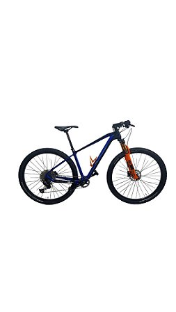 BICICLETA MTB ARO (29) REDSTONE EVOQUE CARBON SEMINOVA SHIMANO ARES 12V FREIO DISC HIDRÁULICO TAMANHO 17(M) AZL/METALICO