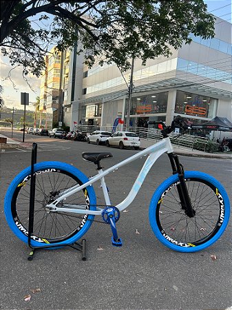 BICICLETA MTB FREERIDE ARO (26) HUPI NAJA KIT SINGLE S/ MARCHA FREIO DISC HIDRÁULICO TRASEIRO SHIMANO COR AZUL/AZUL