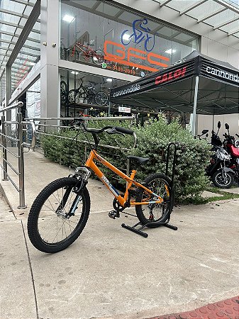 BICICLETA ARO (20) MASCULINO/FEMININA CALOI SNAP COR LARANJA (USADA)