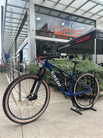 BICICLETA MTB FULL ARO (29) CALOI CARBON FS SPORT SHIMANO SLX 12V FREIO DISC HIDRÁULICO QUADRO 19 (G) COR AZUL