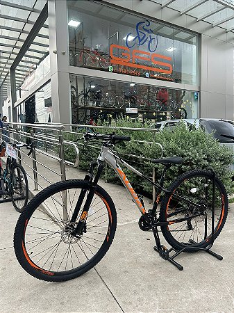 BICICLETA MTB ARO (29) AUDAX ADX 80 SHIMANO ALTUS 16 VELOCIDADES (2X8) FREIO DISC HIDRAULICO TAMANHO 13 (PP) PRATA/PRETO