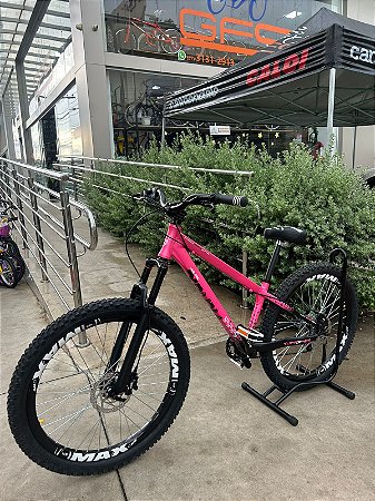 BICICLETA MTB FREERIDE ARO (26) VIKINGX TUFF-X44 CAMBIO 8 VELOCIDADES (1X8) FREIO DISC HIDRAULICO COR ROSA/PRETO