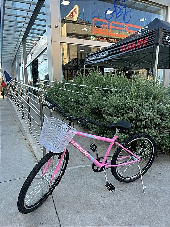 BICICLETA ARO (26) FEMININA COR ROSA CLARO SEM MARCHA MARCA MILANO QUADRO REBAIXADO COM CESTA