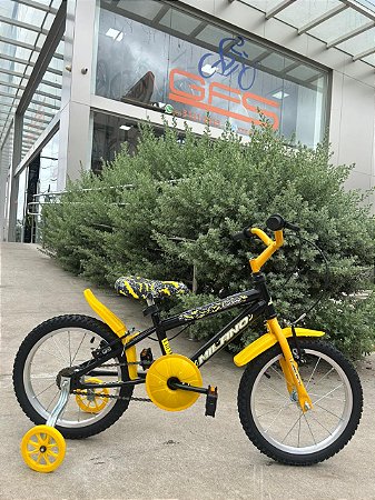 BICICLETA ARO (16) MASCULINA COR PRETO/AMARELO S/MARCHA V-BRAKE MARCA MILANO CARTOON BAT