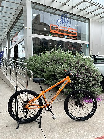 BICICLETA MTB FREERIDE ARO (26) VIKINGX TUFF-X30 CAMBIO 7 VELOCIDADES (1X7) FREIO DISC HIDRAULICO COR LARANJA  (USADA)