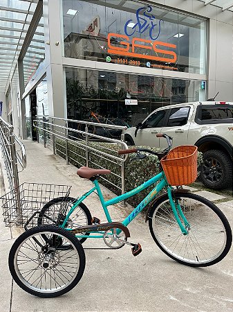 BICICLETA TRICICLO ARO (26) TRACK CLASSIC FREIO A DISCO MECÂNICO COR VERDE JADE COM CESTA