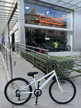 BICICLETA ARO (24) UNISEX  SEM MARCHA FREIOS V-BRAKE COR BRANCA (USADA)