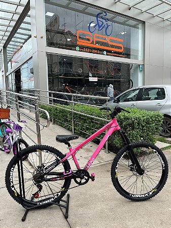 BICICLETA MTB FREERIDE ARO (26) VIKINGX TUFF X-44 CAMBIO 7VELOCIDADES (1X7) FREIO DISCO MECÂNICO COR ROSA/PRETO